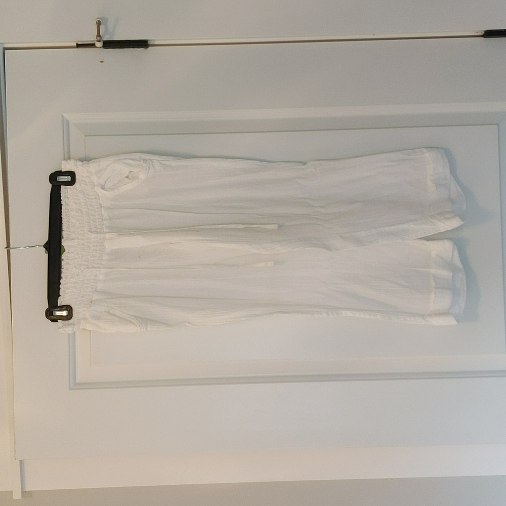 Old Navy White Linen Capris